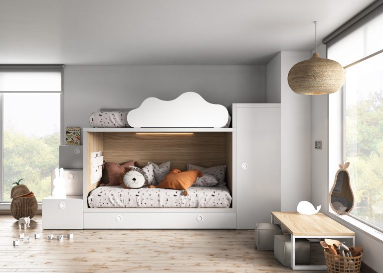 CHILDREN'S ROOM WITH A THREE-BED BUNK BEDDING